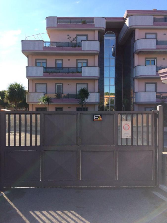 Appartamento Victoria Con Parcheggio Privato Civitavecchia Eksteriør billede